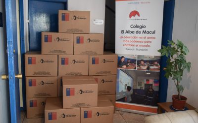 Colegios de la región Metropolitana fueron beneficiados con 434 computadores de Chilenter y Enlaces