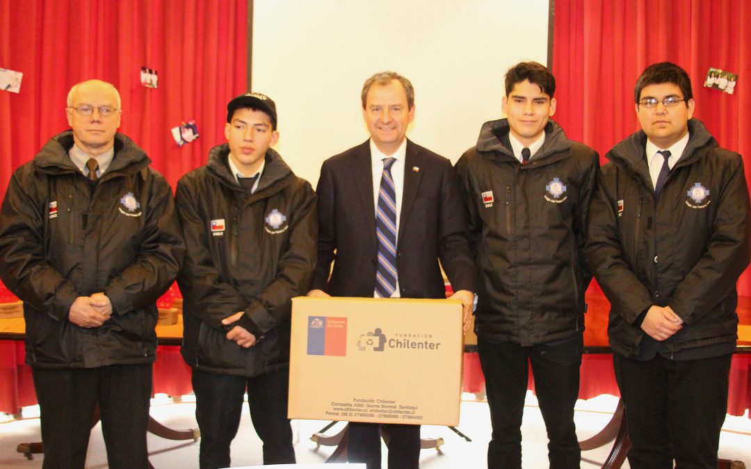 Chilenter colabora con 40 computadores para ganadores del Premio de Talento Digital Los Creadores