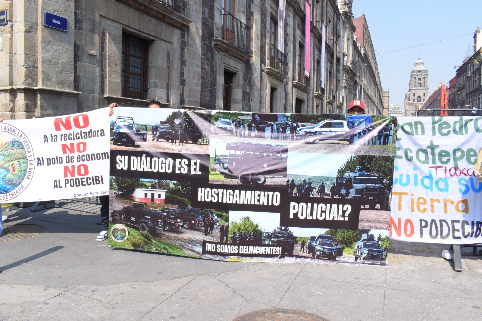 Se manifiestan en Palacio Nacional contra el “Polo de Desarrollo de Economía Circular para el Bienestar Puebla”